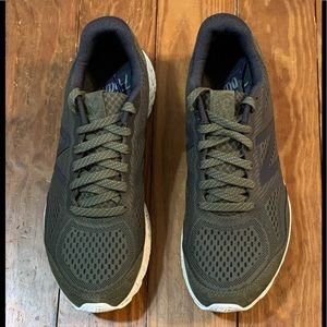Mens New Balance Fresh Foam Shoes, Size 10